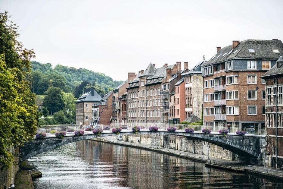 Au Fond Du Jardin Hotell Profondeville Eksteriør bilde